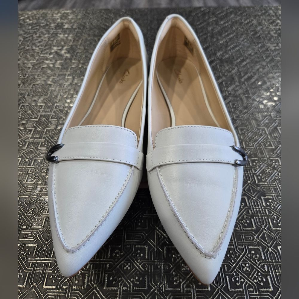 🐢 CLARKS Laina 15 White Excellent Shape Size 10